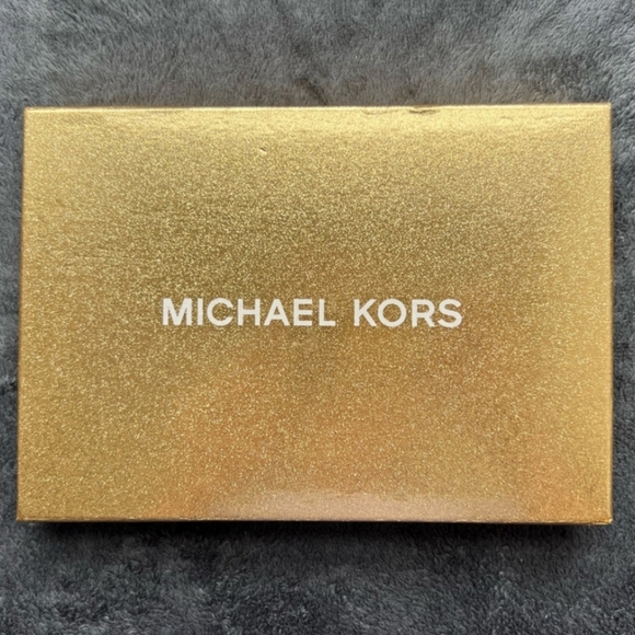 NWT Michael Kors Wristlet Vanilla Gold Gusset - Picture 7 of 7